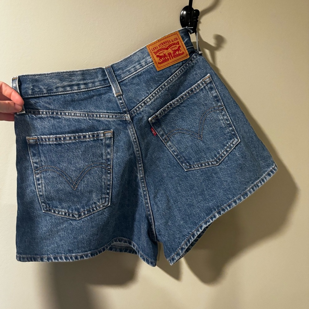 Levi Mom Shorts size 31